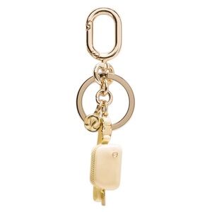Everywhere Belt Bag Key Charm Butter Cream/Gold Key Charm